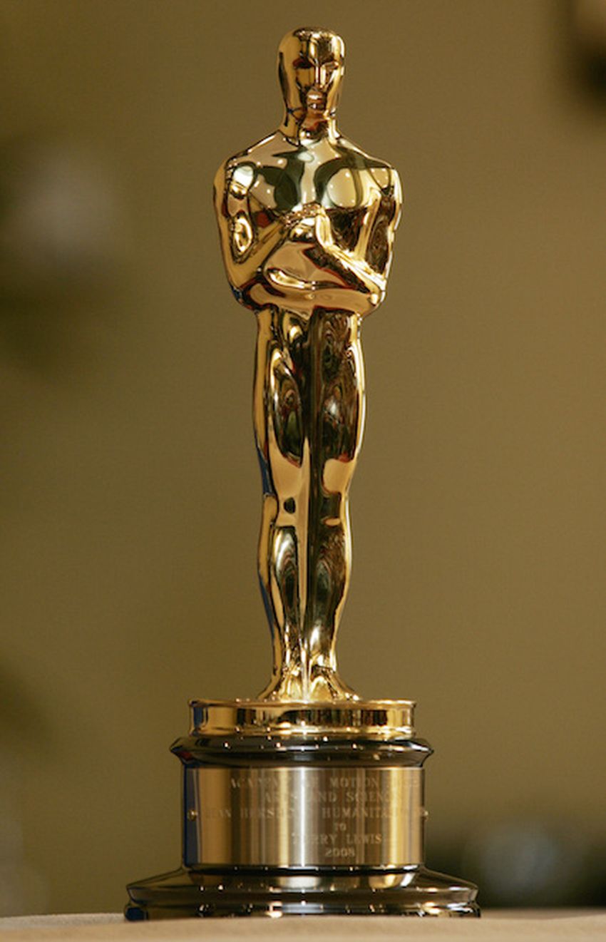 oscar statuette